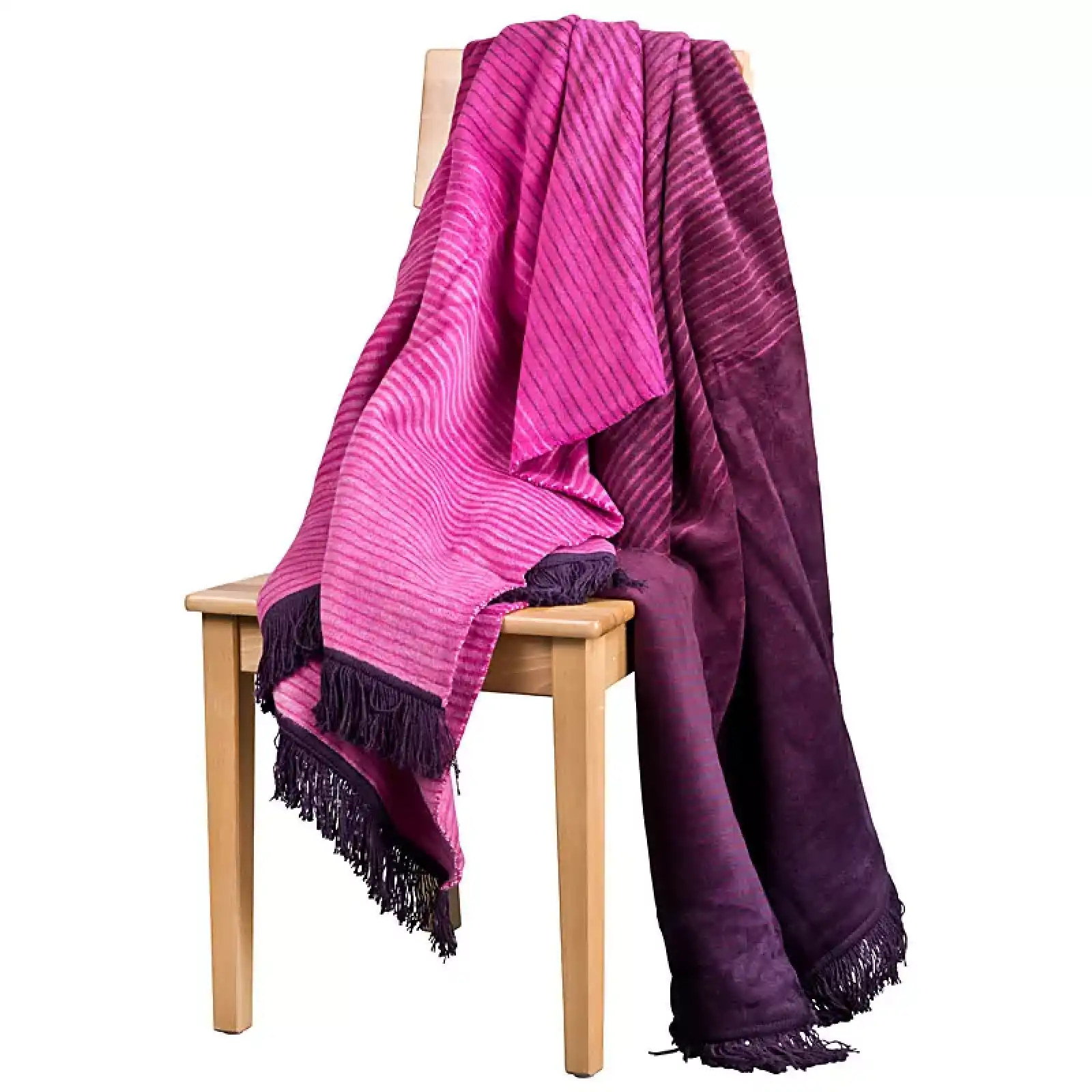 Produktfotos für Onlineshops Kuscheldecke über Stuhl gelegt Produktfotos für Onlineshops Kuscheldecke Wohnbedarf