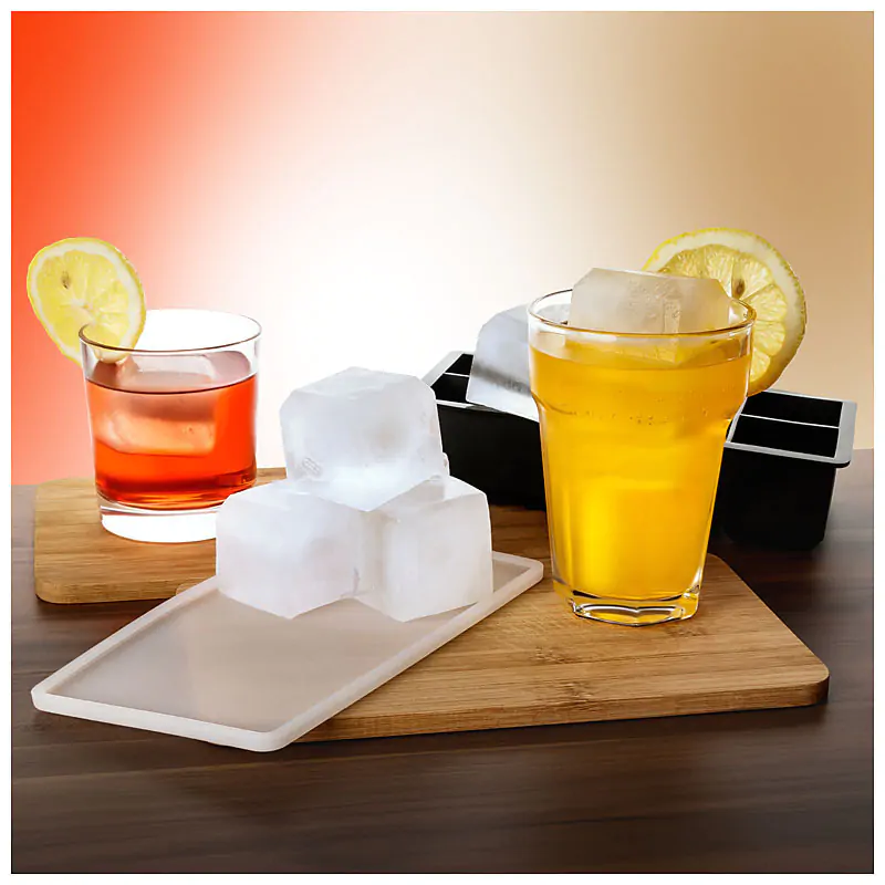 Professionelle Produktfotografie für hohe Ansprüche Cocktails mit Eiswürfeln Professionelle Produktfotografie für hohe Ansprüche Cocktails mit Eiswürfeln