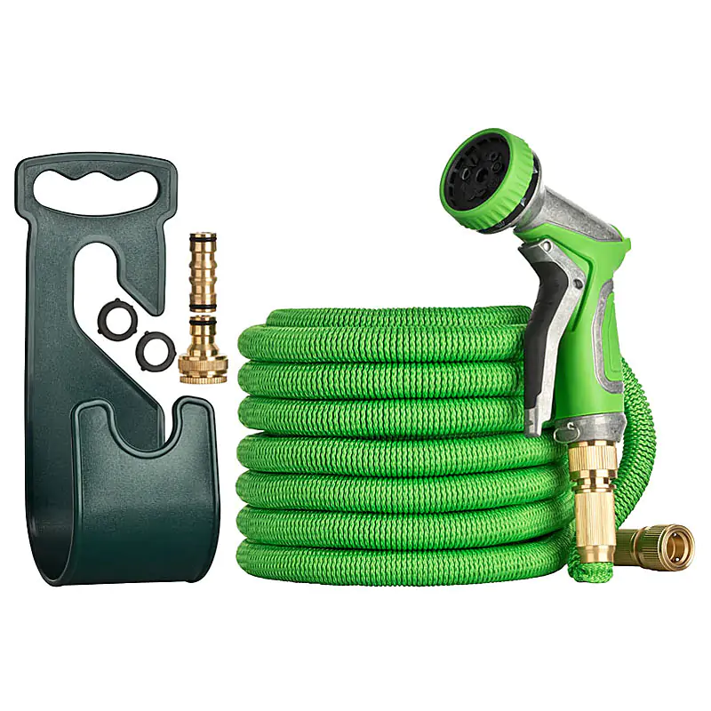 Produktfotografie in RAW-Qualität Fotomontage Gartenprodukt Gartenschlauch mit Brause Aufhängung und Schlauchadaptern Produktfotografie in RAW-Qualität Fotomontage Gartenprodukt Gartenschlauch mit Brause Aufhängung und Schlauchadaptern