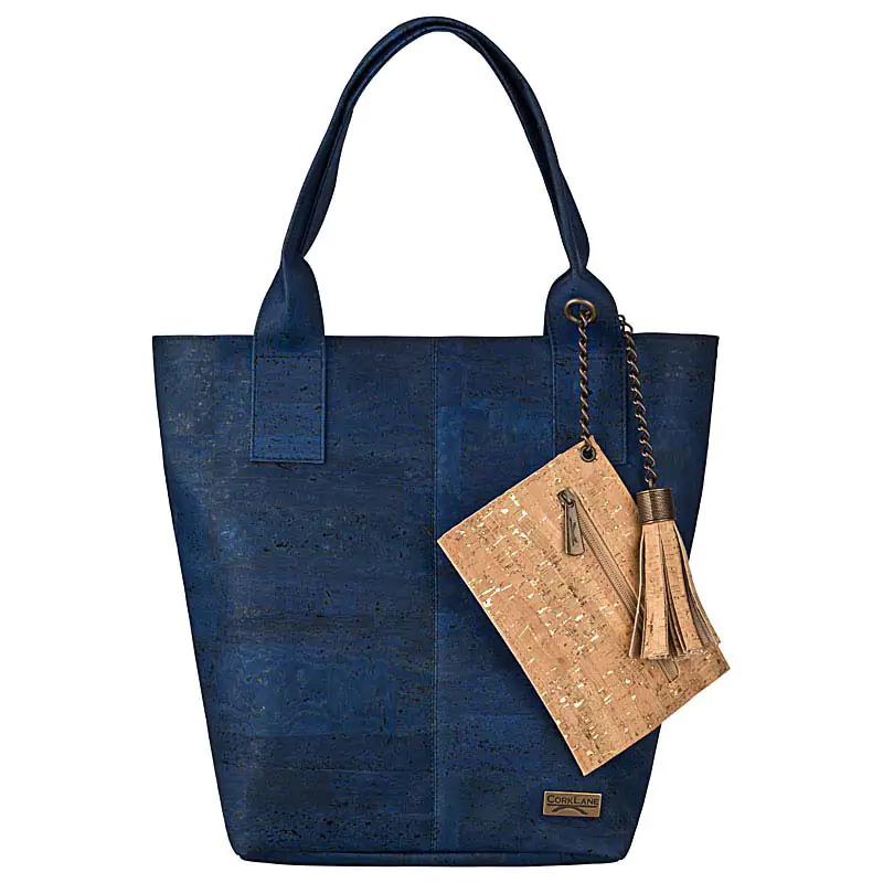 Fotoaufnahmen von Taschen und Rucksäcken für Damen und Herren Produktfoto Damenhandtasche mit Geldbörse