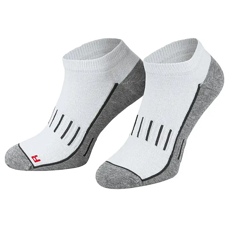 Produktfoto Hollowman Strumpfwaren aus dem Fotostudio der PRO-ducto GmbH Professionelle Produktfotografie als Freisteller: Zwei weiße Sportsocken mit grauen Akzenten. Hochwertige Produktbilder erstellen lassen für mehr Umsatz. Produktfotografie